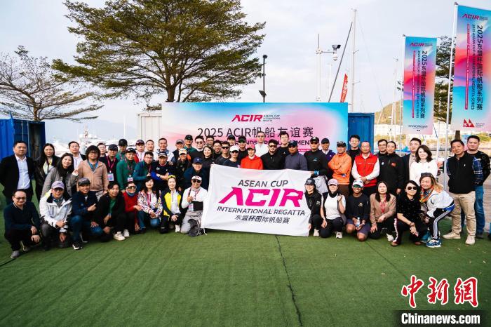 逾9000名跑者参加2024中缅瑞丽-木姐跨国马拉松赛