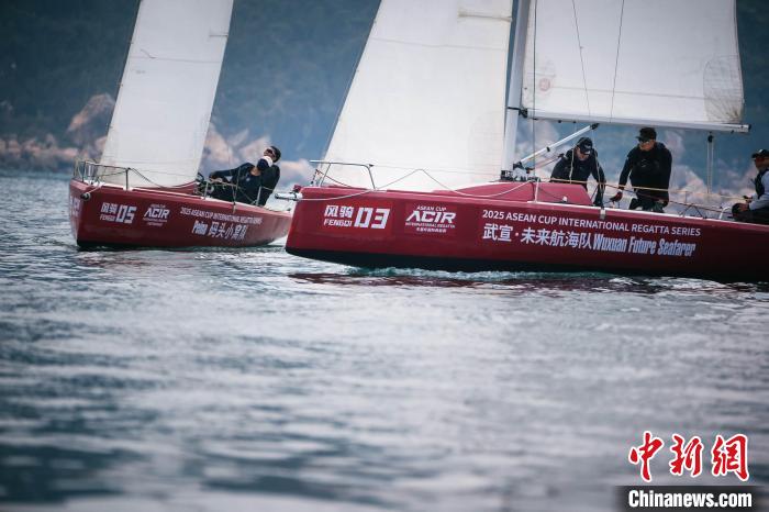 WCBA：四川女篮主场迎十九连胜 赛后集体庆生