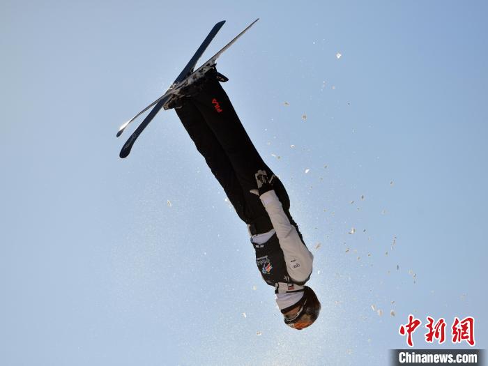 巩立姣南京夺冠：“下月将再战南京”