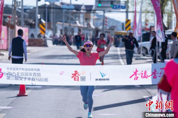 中国女足5比0大胜乌兹别克斯坦女足