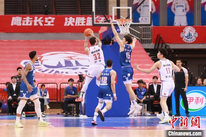 WCBA决赛首战：东莞女篮以83：70逆转胜四川女篮