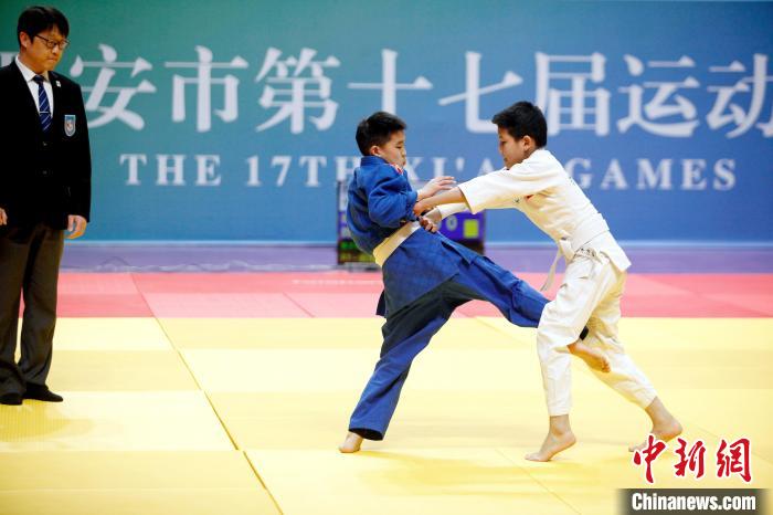WCBA决赛首战：东莞女篮以83：70逆转胜四川女篮