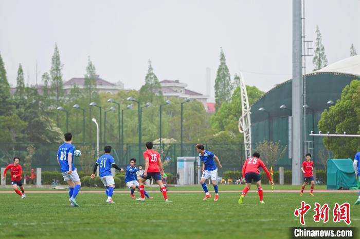 2025德文厦门工学院马拉松鸣枪开跑 32所高校参与
