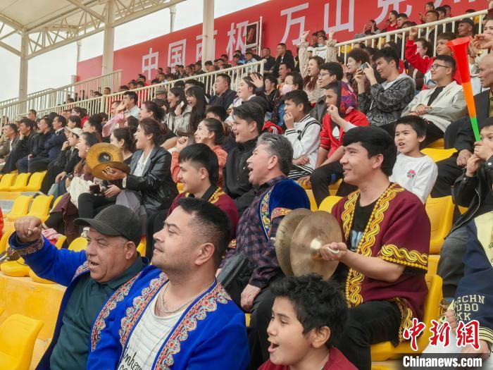 中外6千名选手畅跑2025重庆大足龙水湖半程马拉松