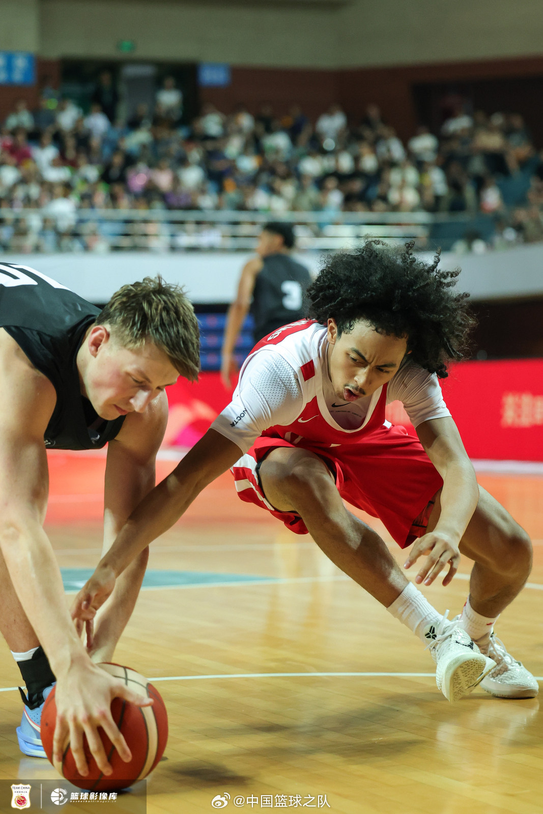 中国内线新锐杨瀚森宣布参加NBA选秀
